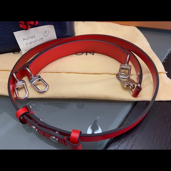 Louis Vuitton Neonoe in Epi Indigo - Picture 5 of 9